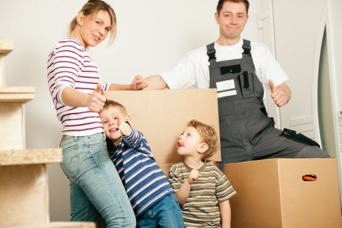 Residential moving truck support for flats and houses in Hamptonhill